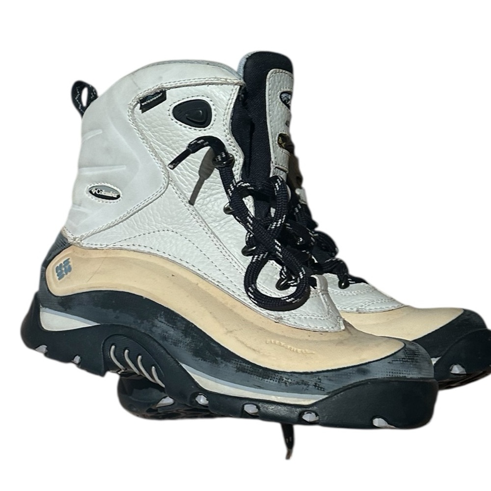 Columbia White and Tan Winter Boots size 8